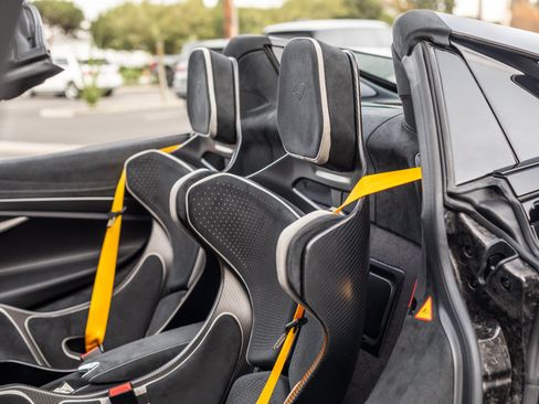 Used 2024 McLaren 750S Spider RWD image 43