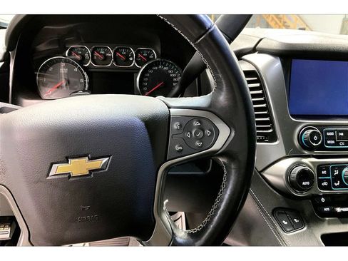 Used 2019 Chevrolet Suburban LT image 20