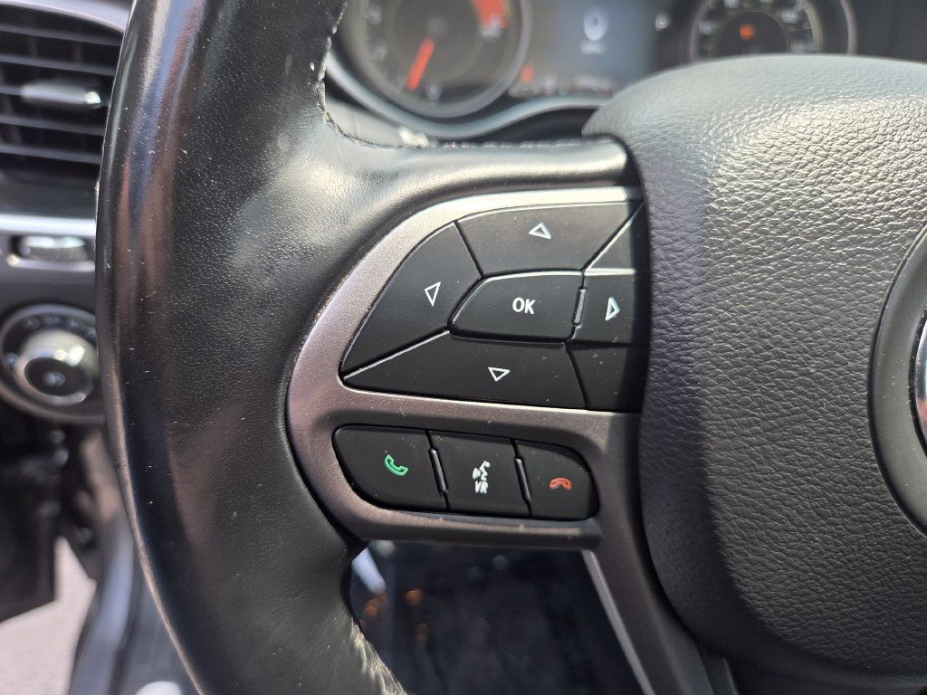 Used 2021 Jeep Cherokee Limited AWD/4WD image 13