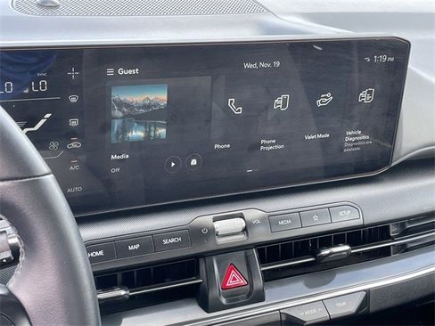 Used 2025 Kia K4 EX image 16