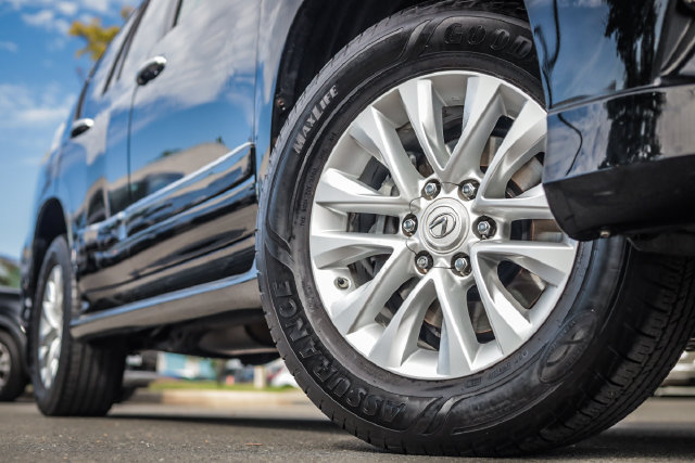 Used 2017 Lexus GX 460 Premium w/ Premium Package AWD/4WD image 6