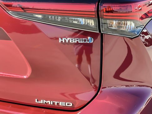Used 2023 Toyota Highlander Limited image 26