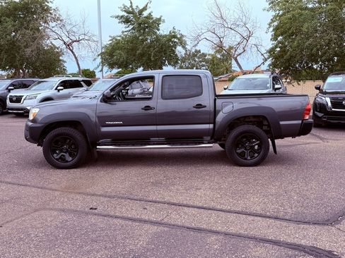 Used 2015 Toyota Tacoma PreRunner image 3