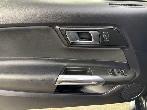 Used 2019 Ford Mustang Coupe w/ Black Accent Package RWD image 19
