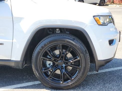 Used 2021 Jeep Grand Cherokee Laredo X image 6