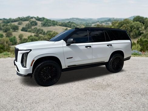 Used 2025 Cadillac Escalade V w/ LPO, ONYX Package AWD/4WD image 4
