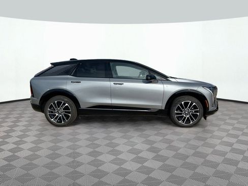 New 2025 Cadillac Optiq Sport 2 w/ LPO, Floor Liner Package AWD/4WD image 7