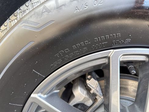 Used 2025 GMC Acadia Elevation image 35