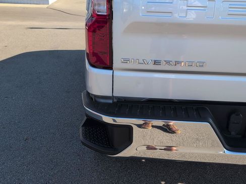 Used 2021 Chevrolet Silverado 1500 LT AWD/4WD image 6