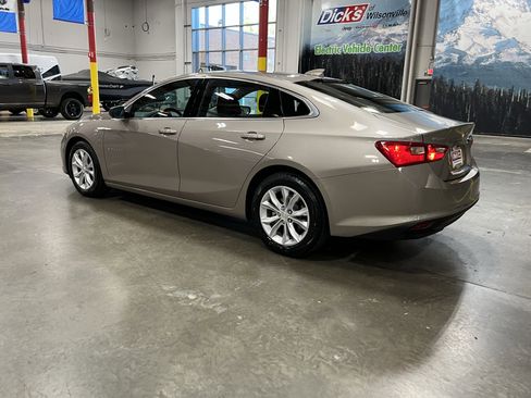 Used 2023 Chevrolet Malibu LT w/ Driver Confidence Package FWD image 3