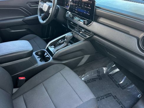 Used 2023 Chevrolet Colorado Trail Boss AWD/4WD image 19