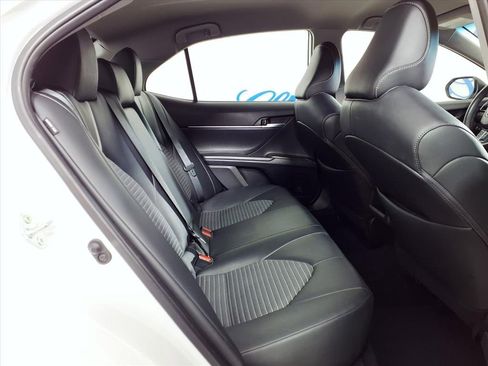 Used 2024 Toyota Camry SE image 18