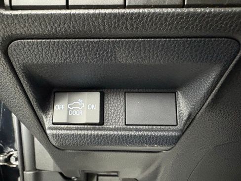 Used 2024 Toyota Tacoma TRD Off-Road image 18