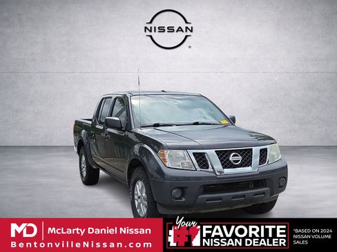 Used 2015 Nissan Frontier SV AWD/4WD image 1