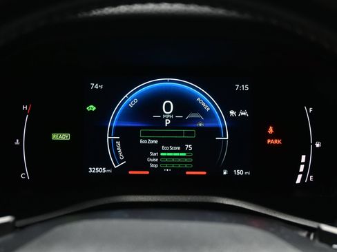 Used 2025 Toyota Camry SE w/ Convenience Package FWD image 24