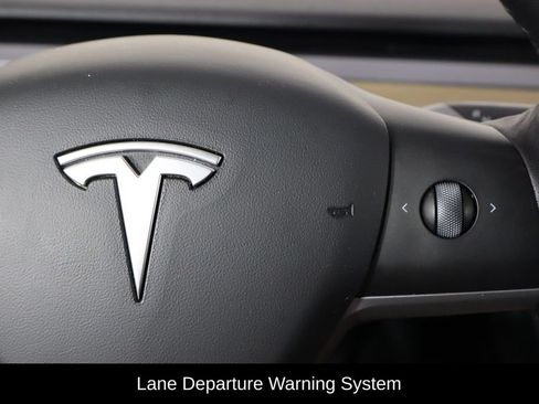 Used 2022 Tesla Model Y Long Range AWD/4WD image 10