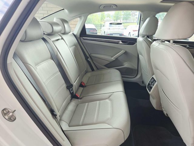 Used 2018 Volkswagen Passat 2.0T SE FWD image 15