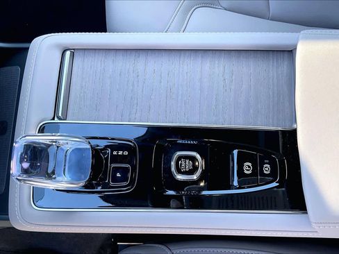 New 2026 Volvo XC90 T8 Plus w/ Protection Package Premier image 10