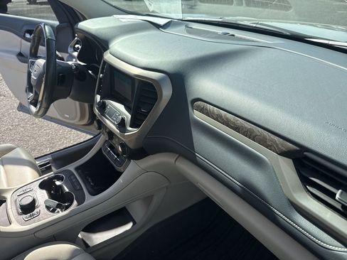 Certified 2022 GMC Acadia Denali w/ Denali Ultimate Package image 36