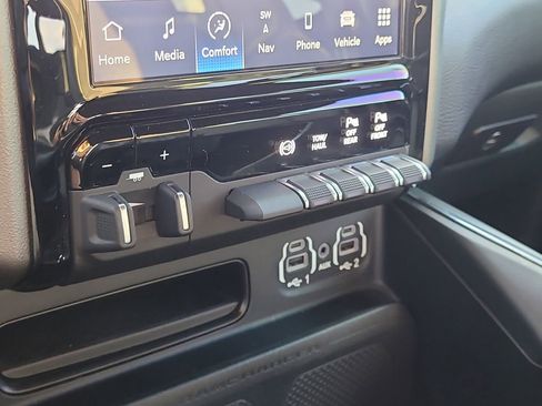 Used 2024 RAM 2500 Laramie w/ Night Edition image 25