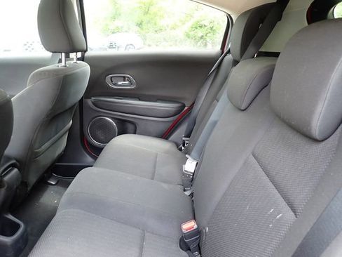 Used 2018 Honda HR-V EX image 11