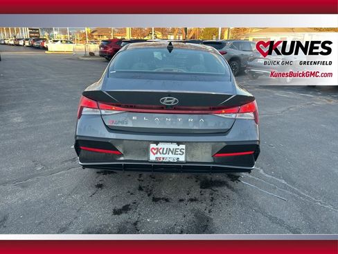Used 2024 Hyundai Elantra SEL image 6