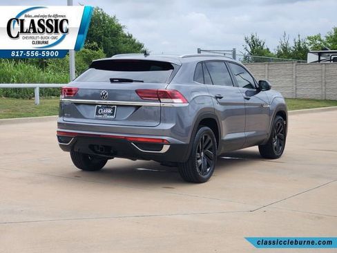 Used 2022 Volkswagen Atlas Cross Sport SE w/ Panoramic Sunroof Package FWD image 10