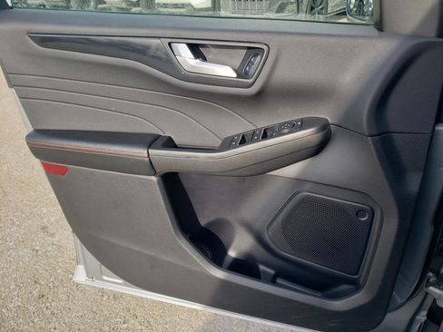 Used 2024 Ford Escape ST-Line image 16