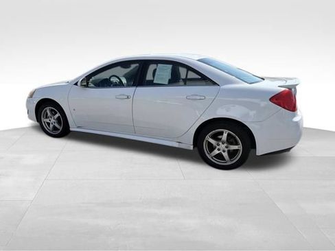 Used 2009 Pontiac G6 Sedan w/ Sport Package 2 FWD image 7