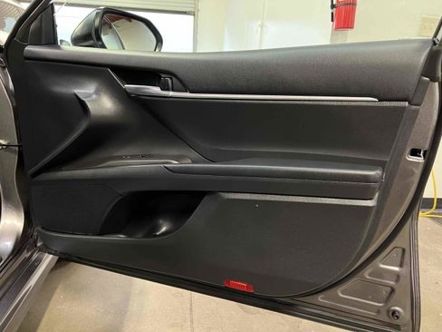 Used 2021 Toyota Camry SE w/ Convenience Package image 26