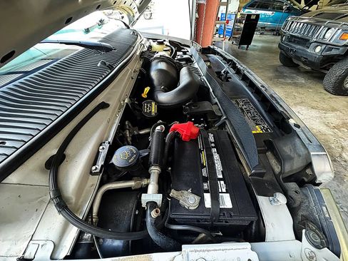Used 2010 Ford E-350 and Econoline 350 XLT RWD image 15