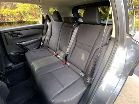 Used 2024 Nissan Rogue S image 18