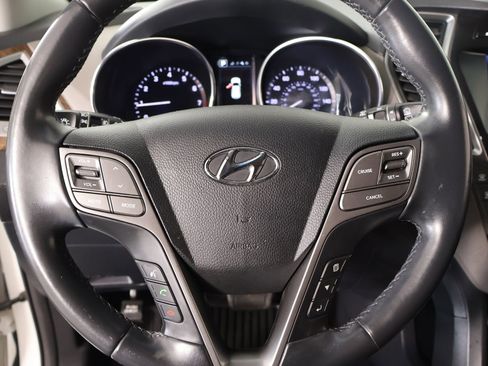 Used 2017 Hyundai Santa Fe Limited image 3