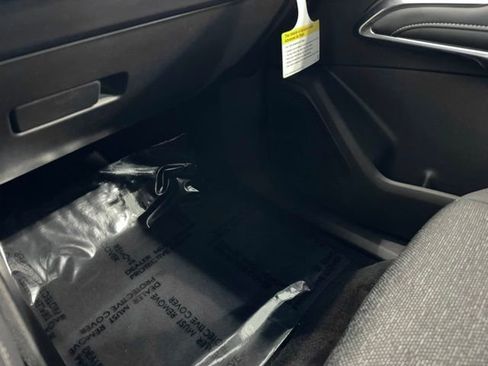 New 2026 Chevrolet Traverse LT w/ Driver Confidence Package AWD/4WD image 17