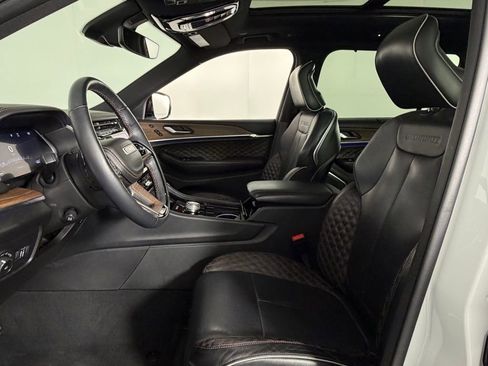 Used 2023 Jeep Grand Cherokee L Summit w/ Luxury Tech Group V image 25