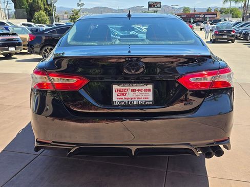 Used 2020 Toyota Camry SE w/ Convenience Package image 10