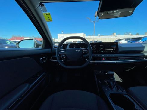 Used 2025 Kia K4 LXS image 33