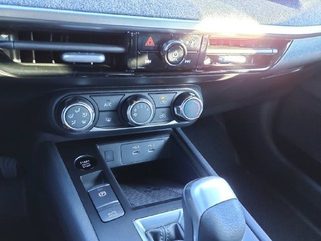 Used 2025 Nissan Kicks SV w/ Illumination Package FWD image 24