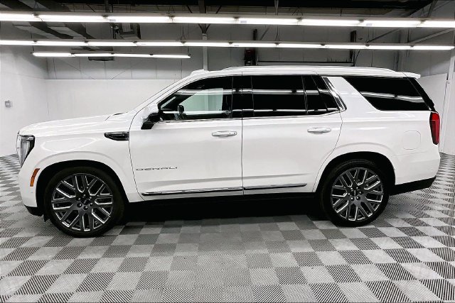 Used 2025 GMC Yukon Denali Ultimate AWD/4WD image 14