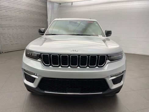 New 2025 Jeep Grand Cherokee Limited image 9