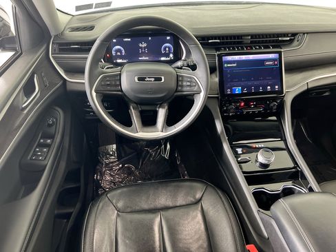 Used 2023 Jeep Grand Cherokee L Limited w/ Black Appearance Package AWD/4WD image 22
