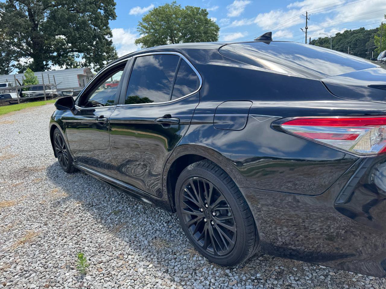 Used 2019 Toyota Camry SE w/ Carpet Mat Package FWD image 14