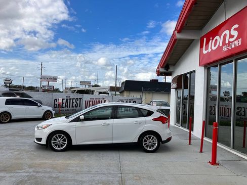 Used 2017 Ford Focus SE FWD image 5