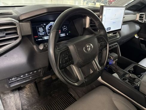Used 2025 Toyota Tundra Limited AWD/4WD image 9