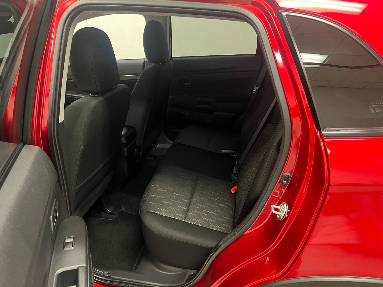 Used 2024 Mitsubishi Outlander Sport AWD image 27