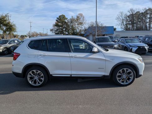 Used 2017 BMW X3 xDrive28i image 2