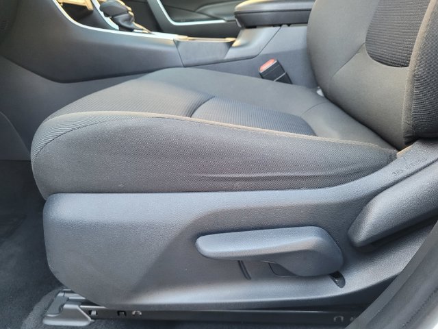 Certified 2025 Toyota RAV4 LE AWD/4WD image 21