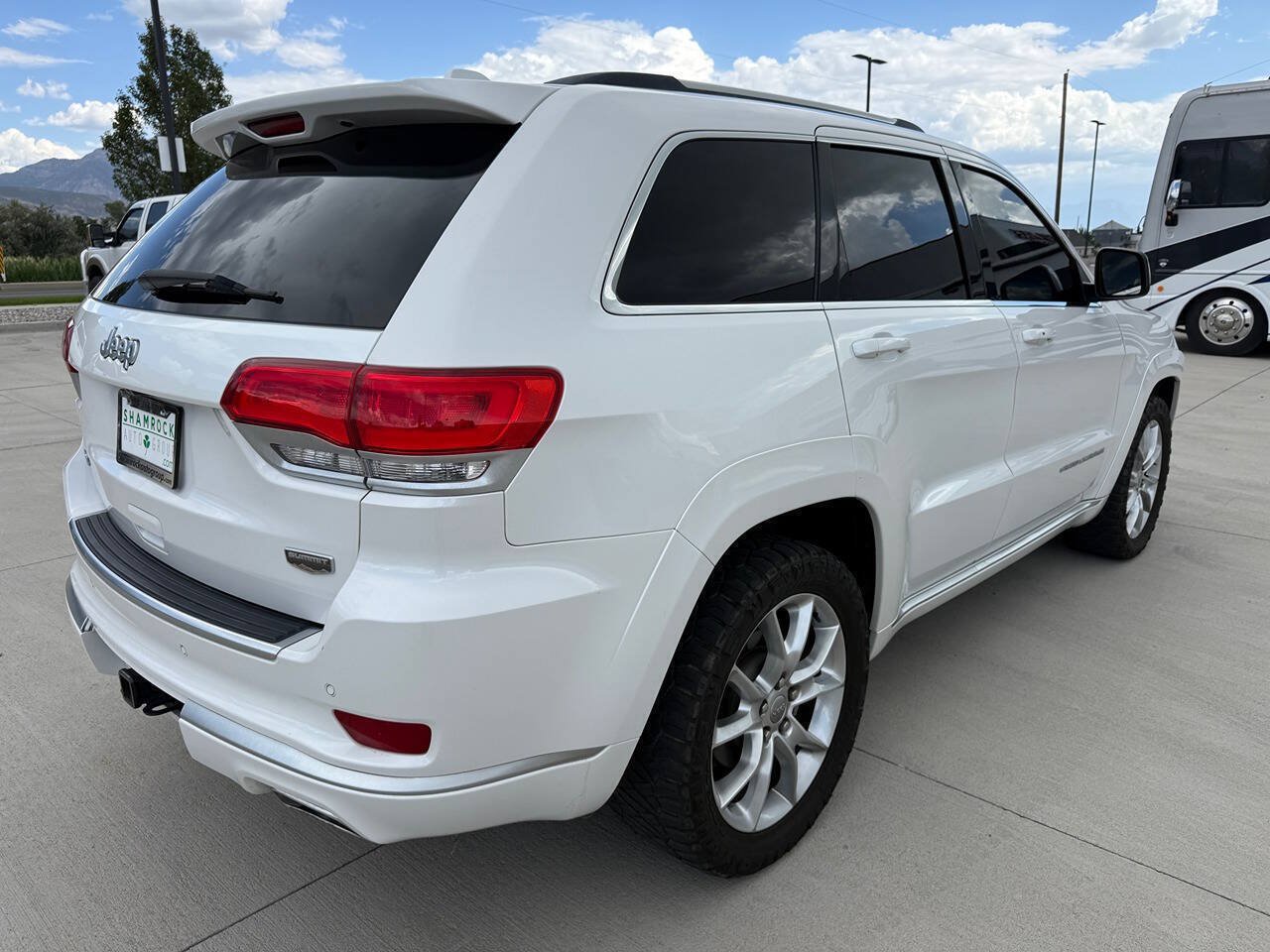 Used 2016 Jeep Grand Cherokee Summit w/ Platinum Series Group AWD/4WD image 3