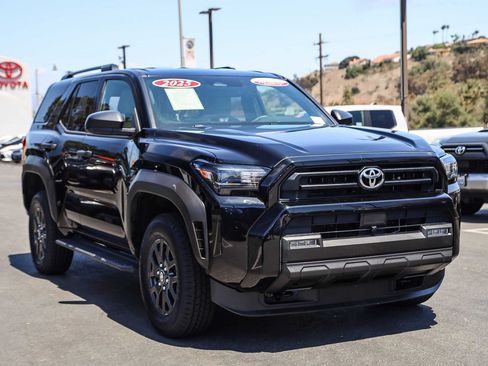 Certified 2025 Toyota 4Runner SR5 AWD/4WD image 3
