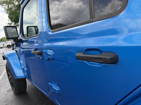 Certified 2024 Jeep Wrangler Unlimited Sahara AWD/4WD image 14
